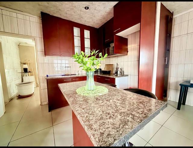 3 BEDROOM HOUSE FOR SALE IN VANDERBIJLPARK CW 5